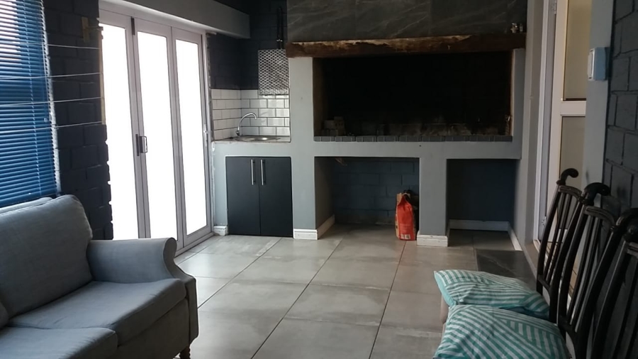 4 Bedroom Property for Sale in Bluewater Bay Eastern Cape